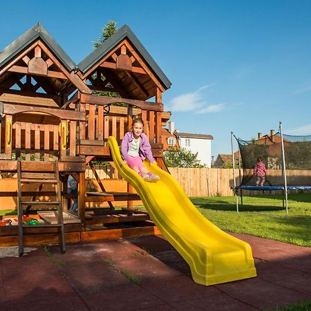 Apartmany Zaria Bešeňová エクステリア 写真